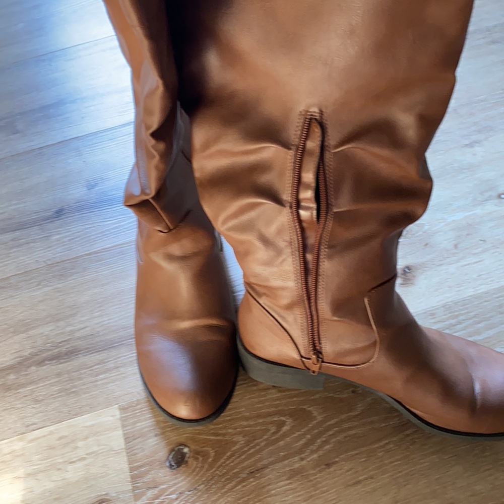 American Eagle Women’s Brown Knee High Boots - Picture 5 of 16